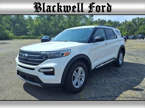 Used 2024 Ford Explorer XLT w/ Equipment Group 202A AWD/4WD image 1