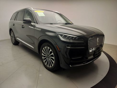 Used 2022 Lincoln Aviator Reserve w/ Elements Package Plus AWD/4WD image 2