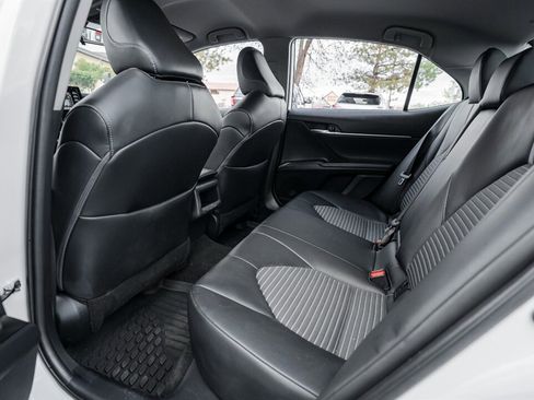 Used 2023 Toyota Camry SE image 32