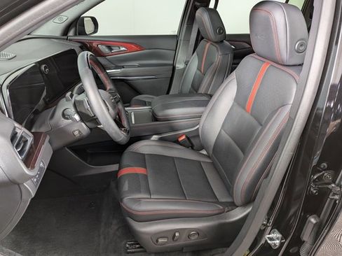 Used 2024 Chevrolet Traverse RS image 18