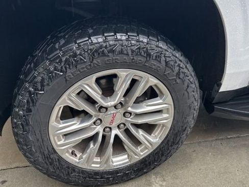 Used 2021 GMC Yukon SLT image 9