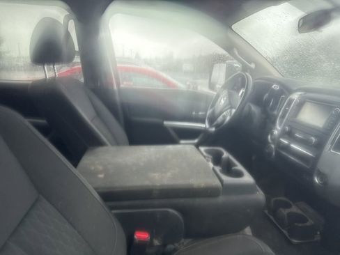Used 2019 Nissan Titan SV AWD/4WD image 8