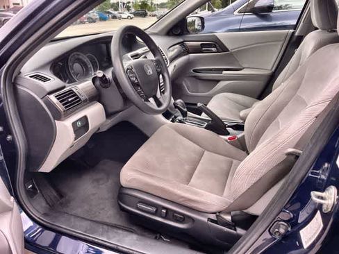 Used 2016 Honda Accord EX image 3