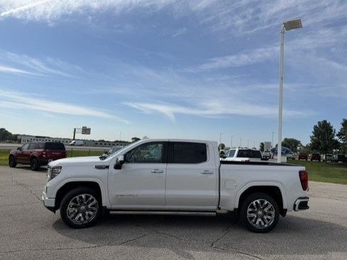 Used 2025 GMC Sierra 1500 Denali w/ Denali Reserve Package AWD/4WD image 6