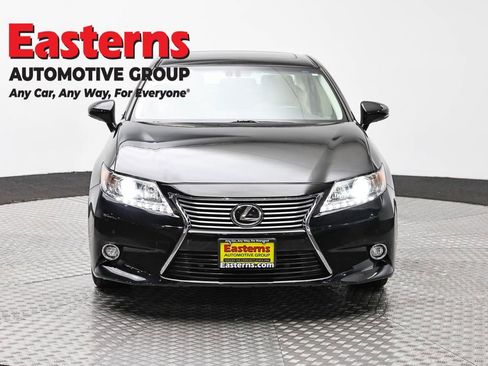 Used 2015 Lexus ES 350 w/ Luxury Package FWD image 2