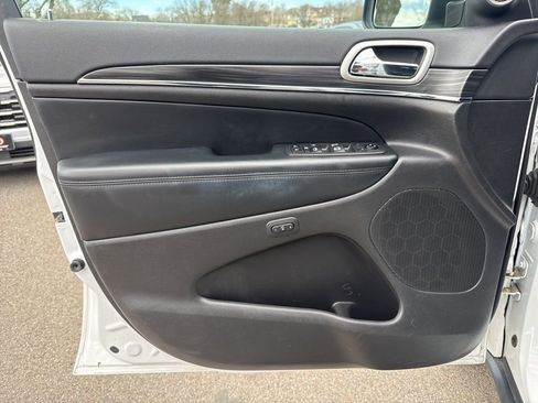 Used 2021 Jeep Grand Cherokee Limited image 22