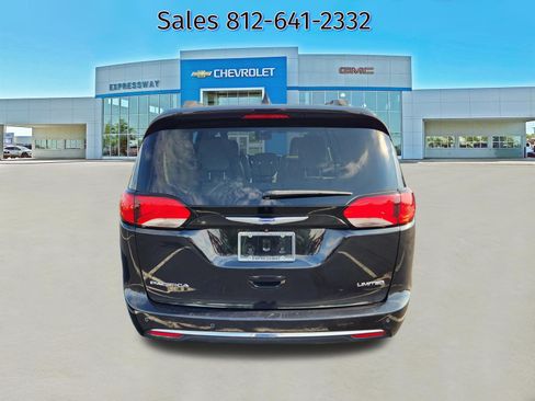 Used 2020 Chrysler Pacifica Limited FWD image 6
