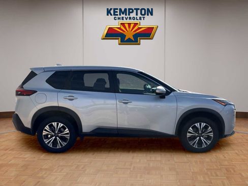 Used 2023 Nissan Rogue SV image 7