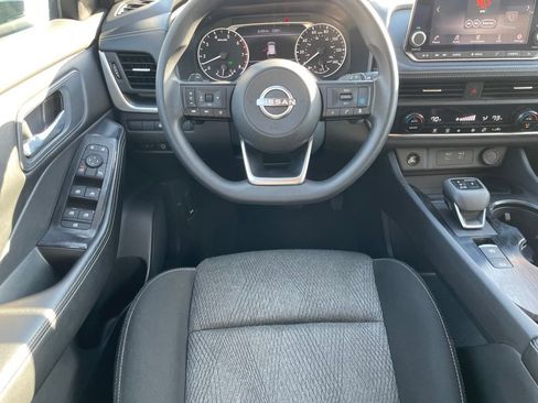 Used 2024 Nissan Rogue SV AWD/4WD image 20