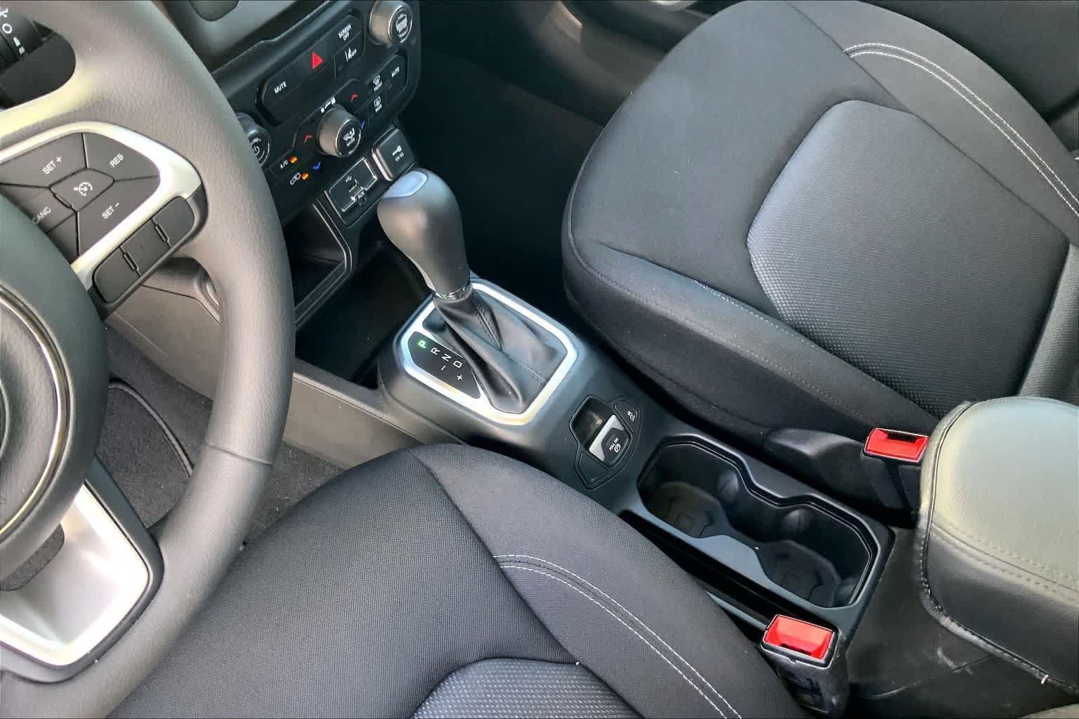 Used 2021 Jeep Renegade Sport FWD image 16