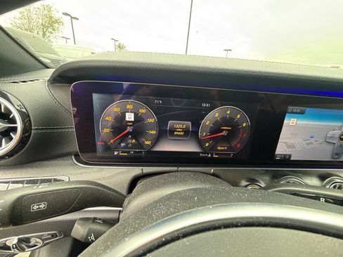 Used 2018 Mercedes-Benz E 400 Coupe image 10