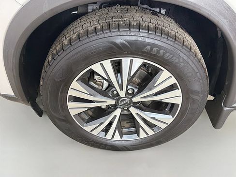 Used 2023 Nissan Rogue SV AWD/4WD image 17