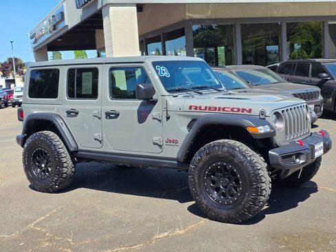 Used 2023 Jeep Wrangler Unlimited Rubicon AWD/4WD image 3