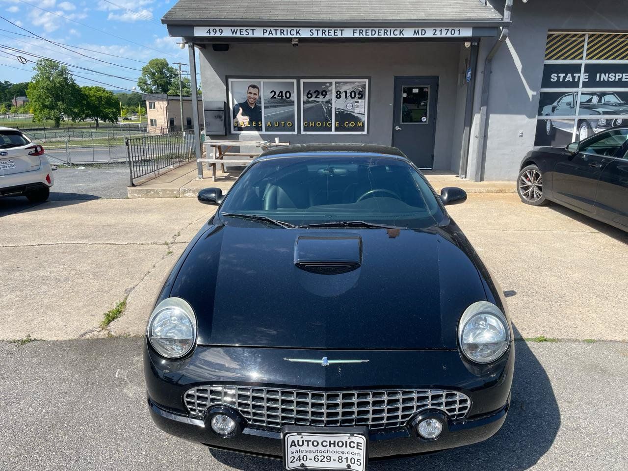 Used 2003 Ford Thunderbird RWD image 3