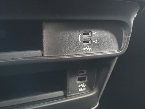 New 2026 Chrysler Pacifica Select FWD image 30
