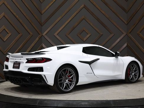 Used 2025 Chevrolet Corvette Z06 image 9