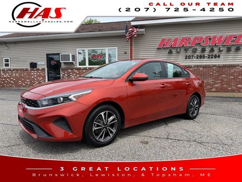 Used 2023 Kia Forte LXS w/ LXS Technology Package FWD image 2