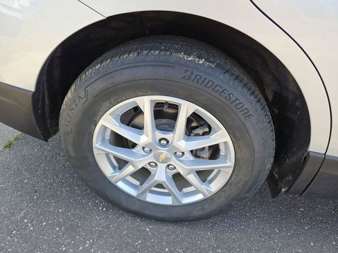 Used 2022 Chevrolet Equinox LT AWD/4WD image 8