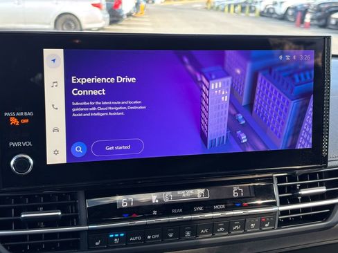 Used 2025 Toyota Sienna Limited image 27