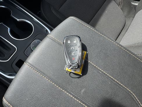 Used 2020 Chevrolet Traverse LT image 28