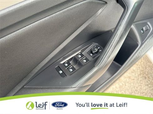 Used 2019 Volkswagen Jetta SE image 19