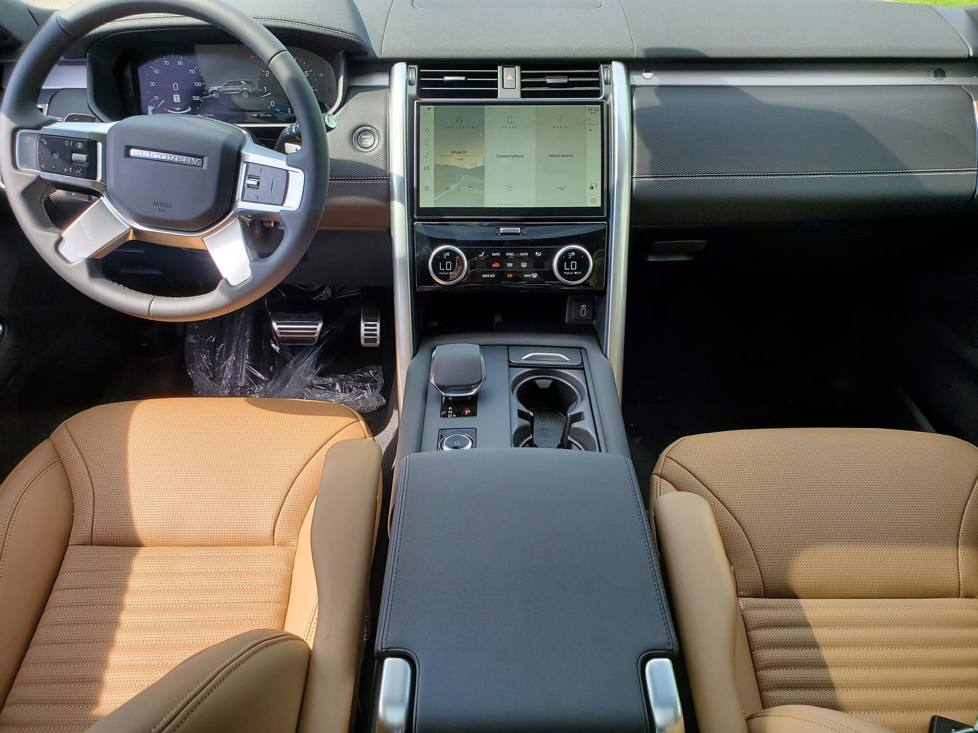 New 2026 Land Rover Discovery Limited Edition AWD/4WD image 15