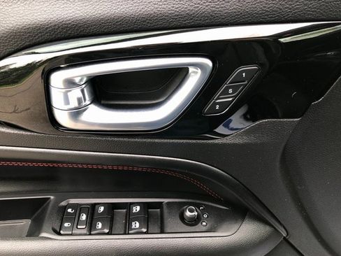 Used 2022 Jeep Compass Trailhawk w/ Trailhawk Elite Group image 17