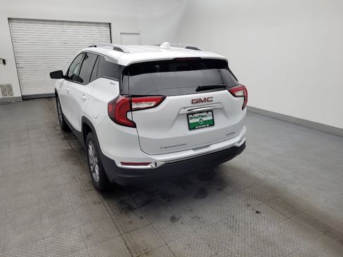 Used 2024 GMC Terrain SLT image 6