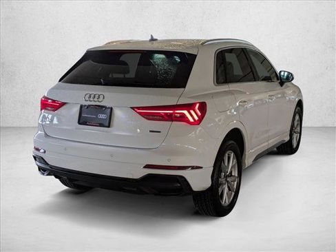 Certified 2025 Audi Q3 2.0T Premium w/ Convenience Package image 5