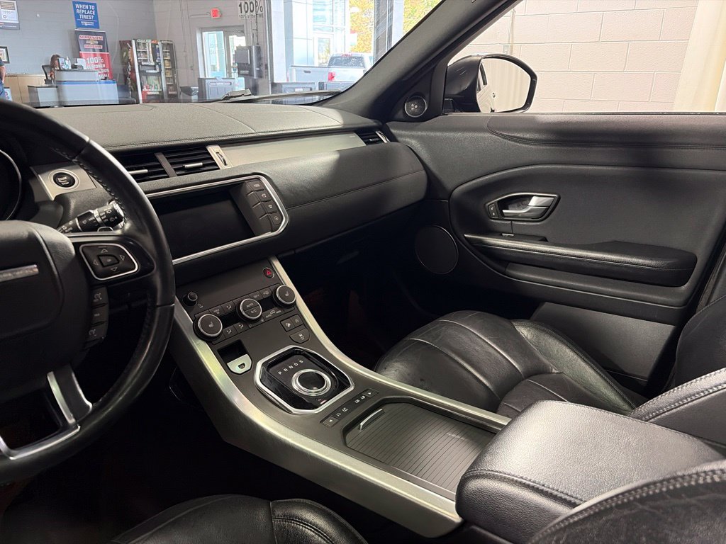 Used 2017 Land Rover Range Rover Evoque SE AWD/4WD image 26
