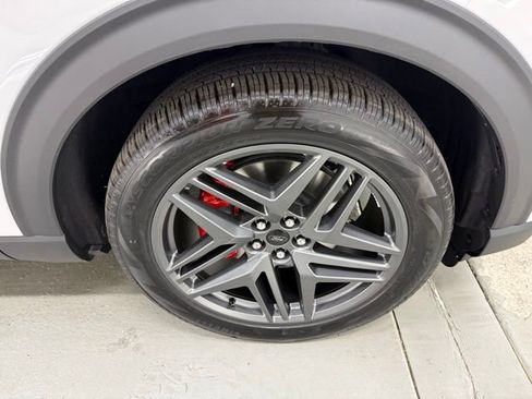 New 2026 Ford Explorer ST w/ Sun And Sound Package image 5