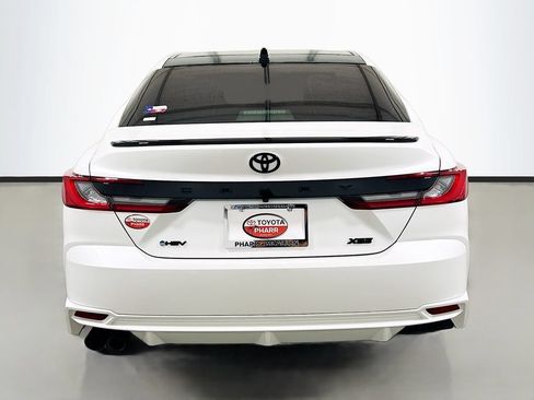 Used 2025 Toyota Camry XSE FWD image 5