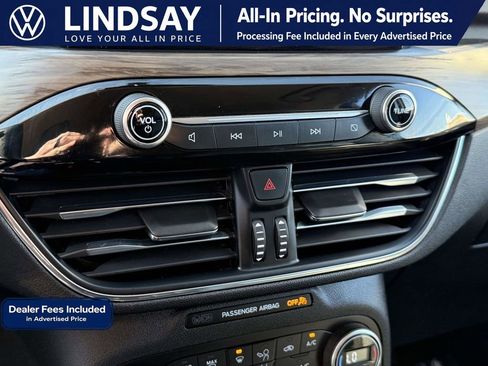 Used 2020 Ford Escape Titanium AWD/4WD image 18