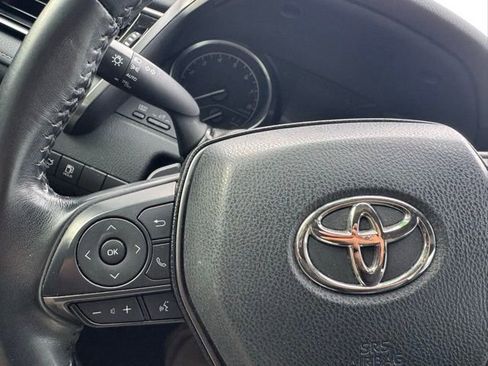 Used 2022 Toyota Camry SE image 13