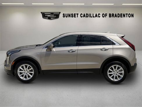 Certified 2023 Cadillac XT4 Luxury w/ Driver Awareness Package FWD image 6