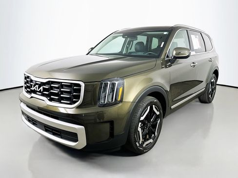 Used 2025 Kia Telluride S AWD/4WD image 3