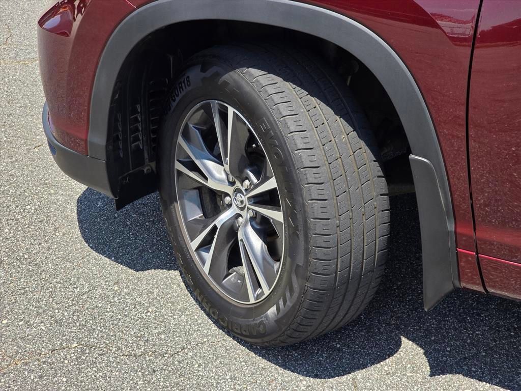 Used 2016 Toyota Highlander XLE AWD/4WD image 27