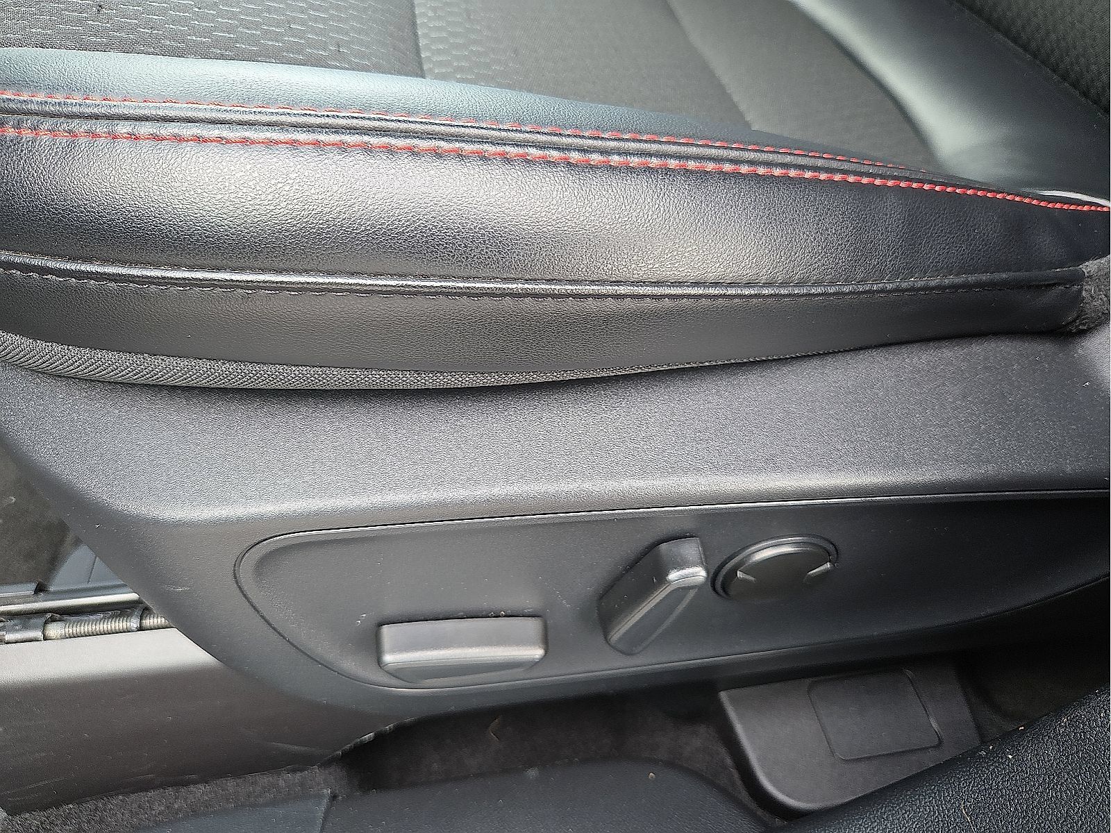Used 2025 Ford Escape ST-Line FWD image 13