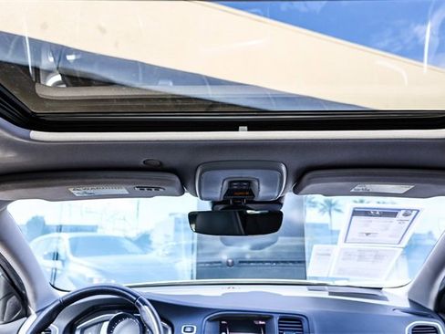 Used 2018 Volvo V60 T5 Cross Country w/ Convenience Package image 16