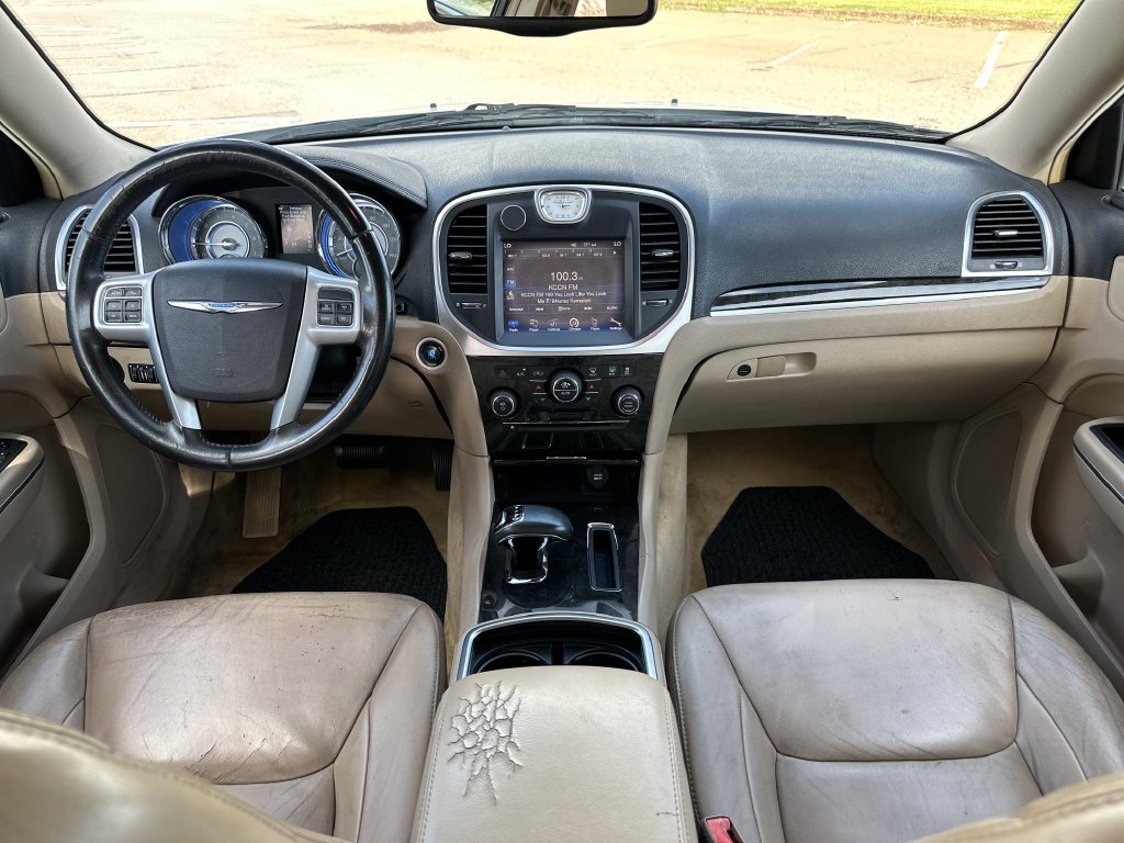 Used 2013 Chrysler 300 RWD image 14