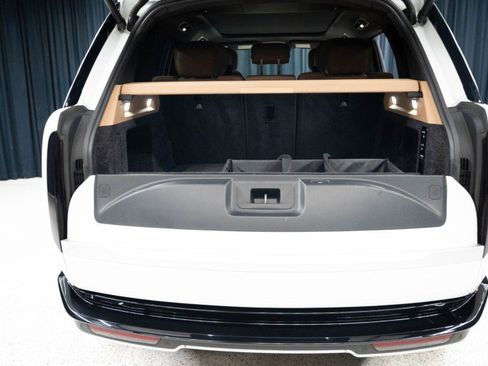 Used 2025 Land Rover Range Rover Autobiography AWD/4WD image 32