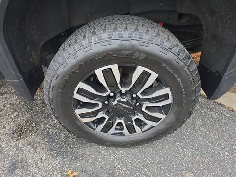 Used 2024 GMC Sierra 2500 Denali Ultimate image 15