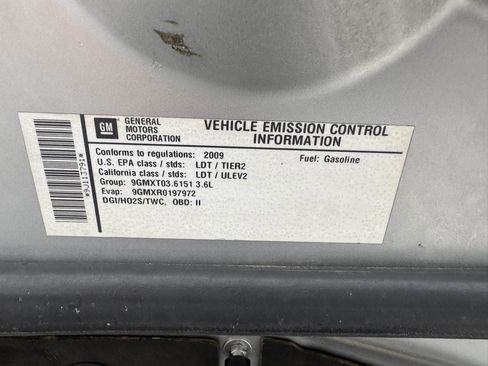 Used 2009 Saturn Outlook XR w/ Convenience Package FWD image 16