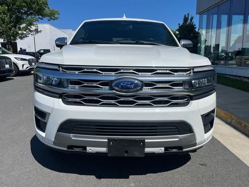 Used 2023 Ford Expedition Platinum AWD/4WD image 2