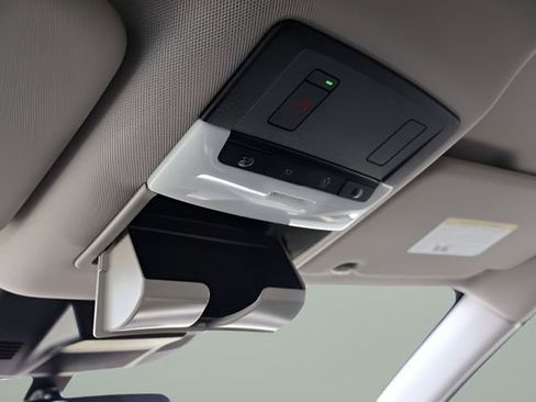 Used 2022 Nissan Rogue SV image 25