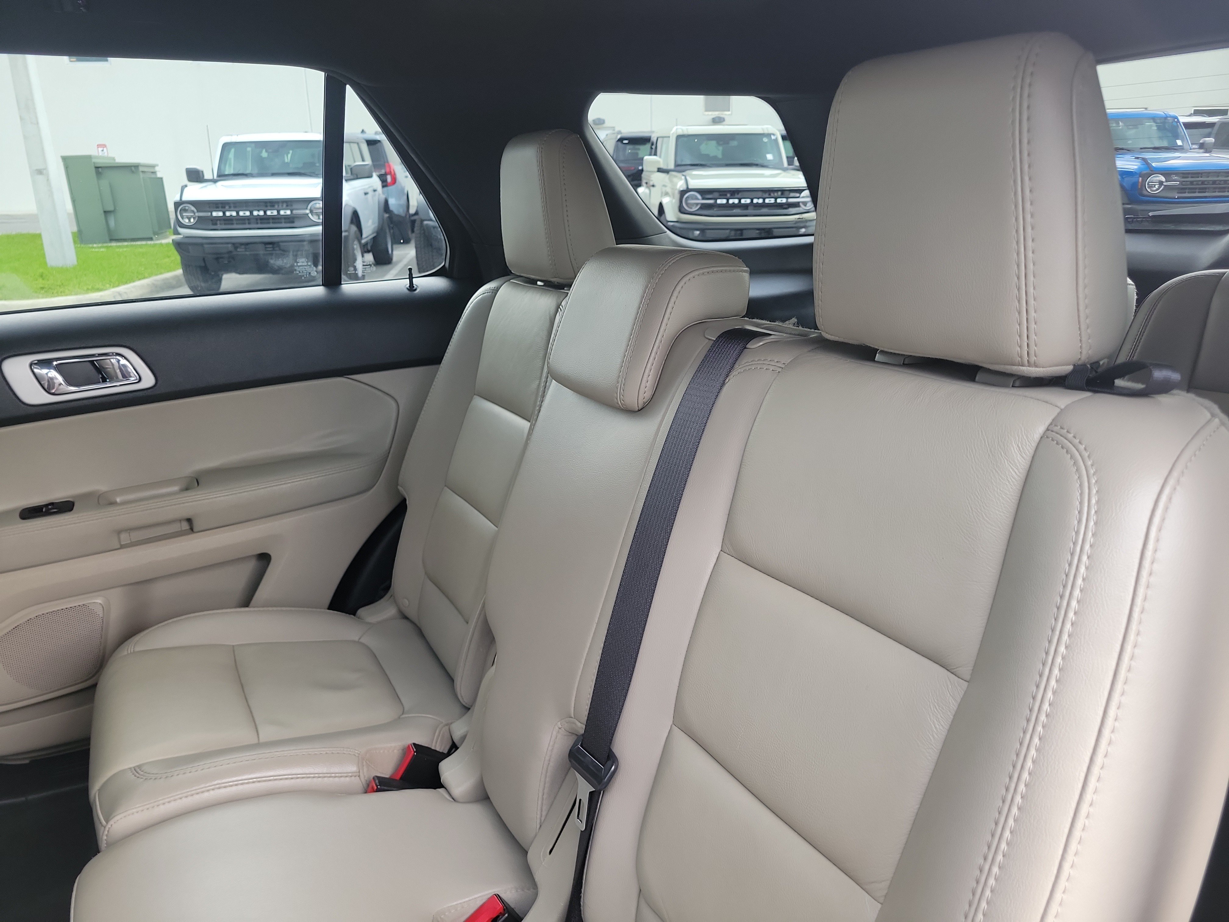 Used 2014 Ford Explorer XLT w/ Equipment Group 202A FWD image 20