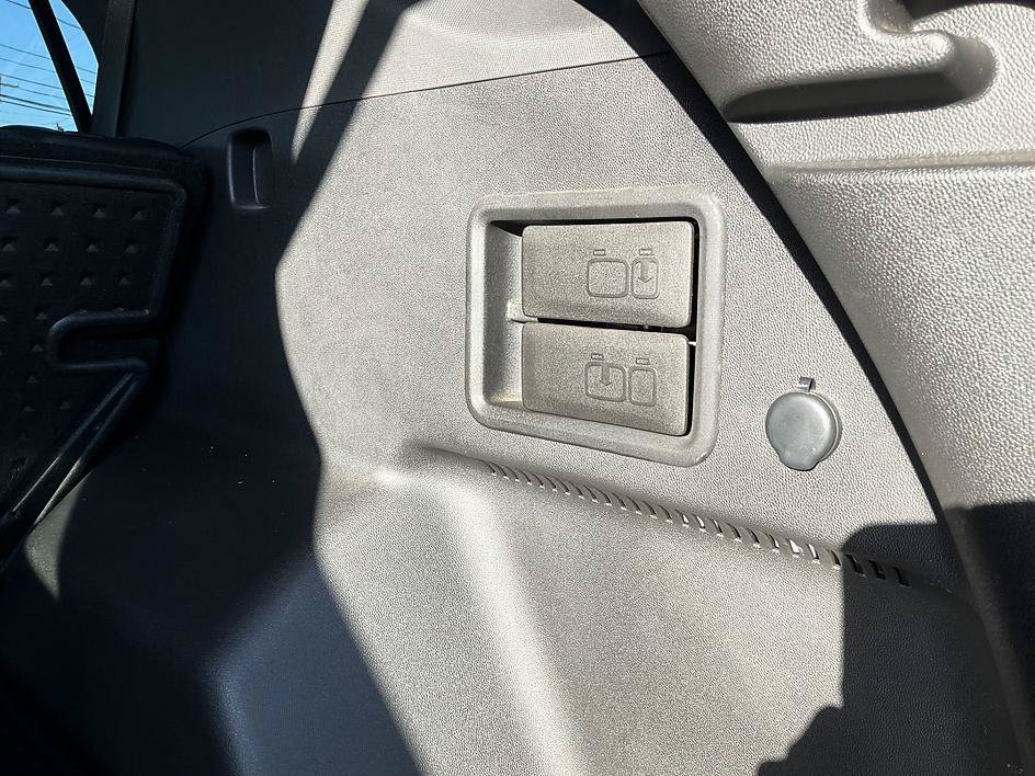 Used 2022 Chevrolet Equinox LT FWD image 16