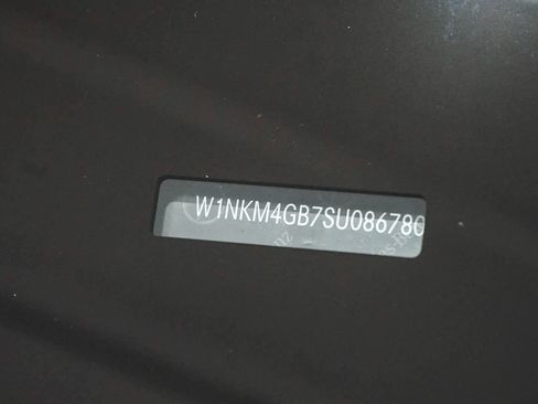 Used 2025 Mercedes-Benz GLC 300 image 29