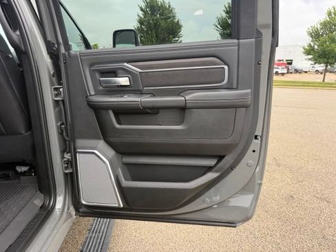New 2026 RAM 3500 Laramie AWD/4WD image 15