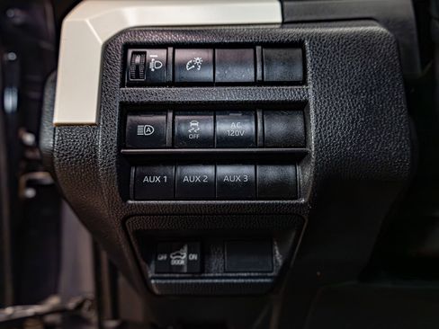 Used 2024 Toyota Tacoma TRD Off-Road image 17